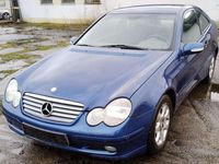 Gebraucht Mercedes C180 143 PS (105 kW) 2002 Jaspisblau  metalliclack Coupé