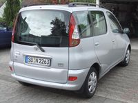 Gebraucht Toyota Yaris Verso 84 PS (61 kW) 2003 Silber metallic Van / Kleinbus