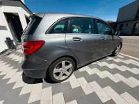 Gebraucht Mercedes B180 Sportline 109 PS (80 kW) 2014 Silber Kleinwagen