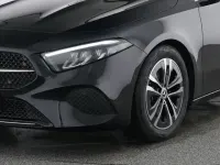 Gebraucht Mercedes A180 Advanced 136 PS (100 kW) 2025 lack kosmosschwarz Limousine