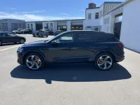 Gebraucht Audi e-tron Ambiente 369 kW (503 PS) 2022 Schwarz SUV