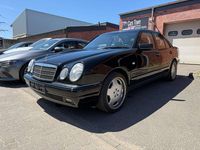 Gebraucht Mercedes E220 125 PS (91 kW) 1999 Schwarz Limousine
