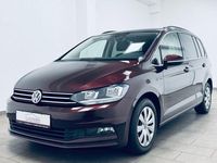 Gebraucht VW Touran Comfortline 150 PS (110 kW) 2018 Rot Van / Kleinbus