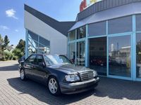 Gebraucht Mercedes E500 326 PS (239 kW) 1992 Schwarz Limousine