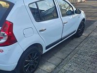 Gebraucht Dacia Sandero 75 PS (55 kW) 2009 Weiß Kleinwagen