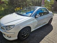 Gebraucht Peugeot 206 CC 109 PS (80 kW) 2002 Weiß Cabrio