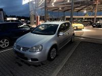 Gebraucht VW Golf 115 PS (84 kW) 2004 Silber Coupé