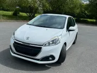 Gebraucht Peugeot 208 Active 2017 Weiß Kleinwagen