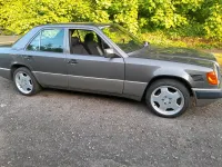 Używany Mercedes E300 146 KM (107 kW) 1990 Sedan/Limuzyna