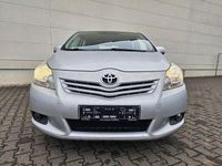 Gebraucht Toyota Verso Edition 132 PS (97 kW) 2011 Silver metallic Van / Kleinbus