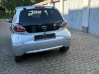 Gebraucht Toyota Aygo 68 PS (50 kW) 2013 Silber Kleinwagen