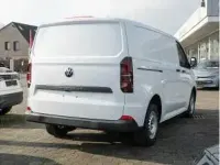 Gebraucht VW T7 110 PS (80 kW) 2025 Blau (clear white) Van