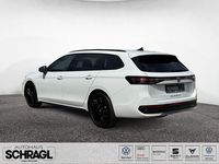 Gebraucht VW Passat R-line 193 PS (141 kW) 2024 Pure white Kombi