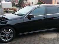 Gebraucht Mercedes E200 Avantgarde 136 PS (100 kW) 2015 Schwarz Kombi