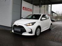 Gebraucht Toyota Yaris Basis 72 PS (52 kW) 2023 Weiß Kleinwagen