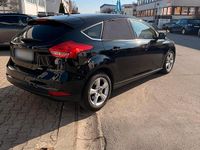 Gebraucht Ford Focus 125 PS (91 kW) 2016 Schwarz Limousine