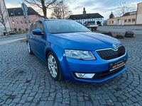 Gebraucht Skoda Octavia Elegance 105 PS (77 kW) 2014 Blau Kleinwagen