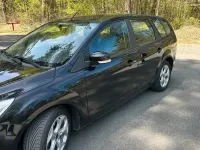 Używany Ford Focus 101 KM (74 kW) 2011 Czarny Kombi