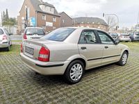 Gebraucht Mazda 323S 72 PS (52 kW) 2000 Gold Kleinwagen