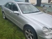 Używany Mercedes 200 122 KM (89 kW) 2003 Srebrny Sedan/Limuzyna
