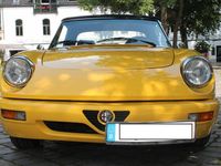 Gebraucht Alfa Romeo Spider 120 PS (88 kW) 1992 Gelb Cabrio