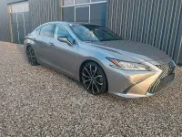 Gebraucht Lexus ES300H 178 PS (130 kW) 2024 Grau Limousine
