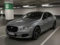 Używany Jaguar XJ 275 KM (202 kW) 2012 Szary Sedan/Limuzyna