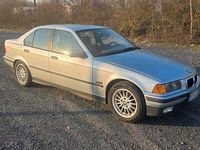 Gebraucht BMW 320 150 PS (110 kW) 1996 Silber Limousine