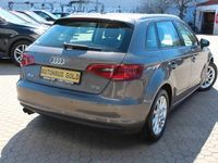 Gebraucht Audi A3 Attraction 122 PS (89 kW) 2013 Grau Limousine