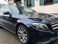 Gebraucht Mercedes E220 194 PS (142 kW) 2017 Blau Kombi