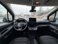 Gebraucht Opel Combo Life Ultimate 131 PS (96 kW) 2022 Mondstein grau/e:vulkan grau Van / Kleinbus