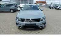 Gebraucht VW Passat 150 PS (110 kW) 2023 Mondsteingrau Kombi