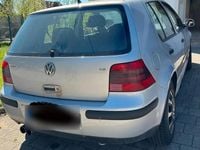 Usata VW Golf IV 101 CV (74 kW) 2000 Argento Berlina