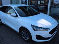 Neu Ford Focus Titanium 155 PS (114 kW) 2025 Weiß Limousine