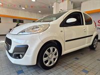 Gebraucht Peugeot 107 Active 68 PS (50 kW) 2012 Weiß Kleinwagen