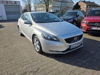 Gebraucht Volvo V40 Momentum 114 PS (83 kW) 2015 Silber Limousine