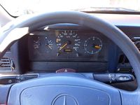 Używany Mercedes Sprinter 122 KM (89 kW) 1998 Czerwony Van