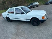 Gebraucht Mercedes 190 120 PS (88 kW) 1984 Weiß Limousine