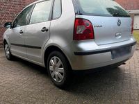 Gebraucht VW Polo 63 PS (46 kW) 2002 Silber Kleinwagen