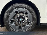 Gebraucht BMW iX 300 kW (408 PS) 2025 Weiß SUV