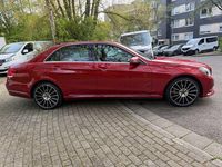 Używany Mercedes E220 170 KM (125 kW) 2015 Czerwony Sedan/Limuzyna