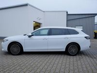 Gebraucht VW Passat Elegance 150 PS (110 kW) 2024 Weiß Kombi