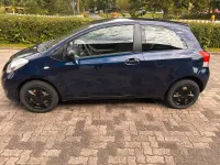 Gebraucht Toyota Yaris 69 PS (50 kW) 2010 Blau Kleinwagen