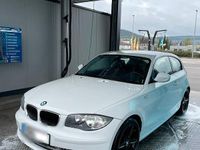 Gebraucht BMW 116 122 PS (89 kW) 2012 Weiß Kleinwagen