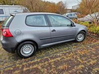 Gebraucht VW Golf V 105 PS (77 kW) 2005 Grau Kleinwagen