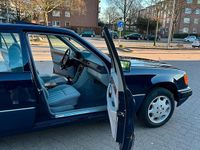 Gebraucht Mercedes 200 75 PS (55 kW) 1993 Blau Limousine