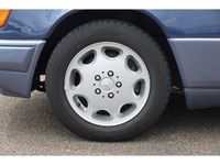 Gebraucht Mercedes E300 220 PS (161 kW) 1992 Blau Cabrio