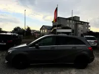Gebraucht Mercedes B200 136 PS (100 kW) 2013 Mountaingrau  met. Kleinwagen