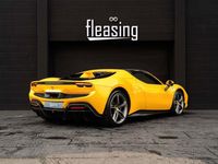 Second-hand Ferrari 296 829 CP (609 kW) 2024 Galben Cabrio