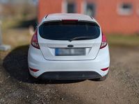 Gebraucht Ford Fiesta Celebration 101 PS (74 kW) 2017 Weiß Kleinwagen